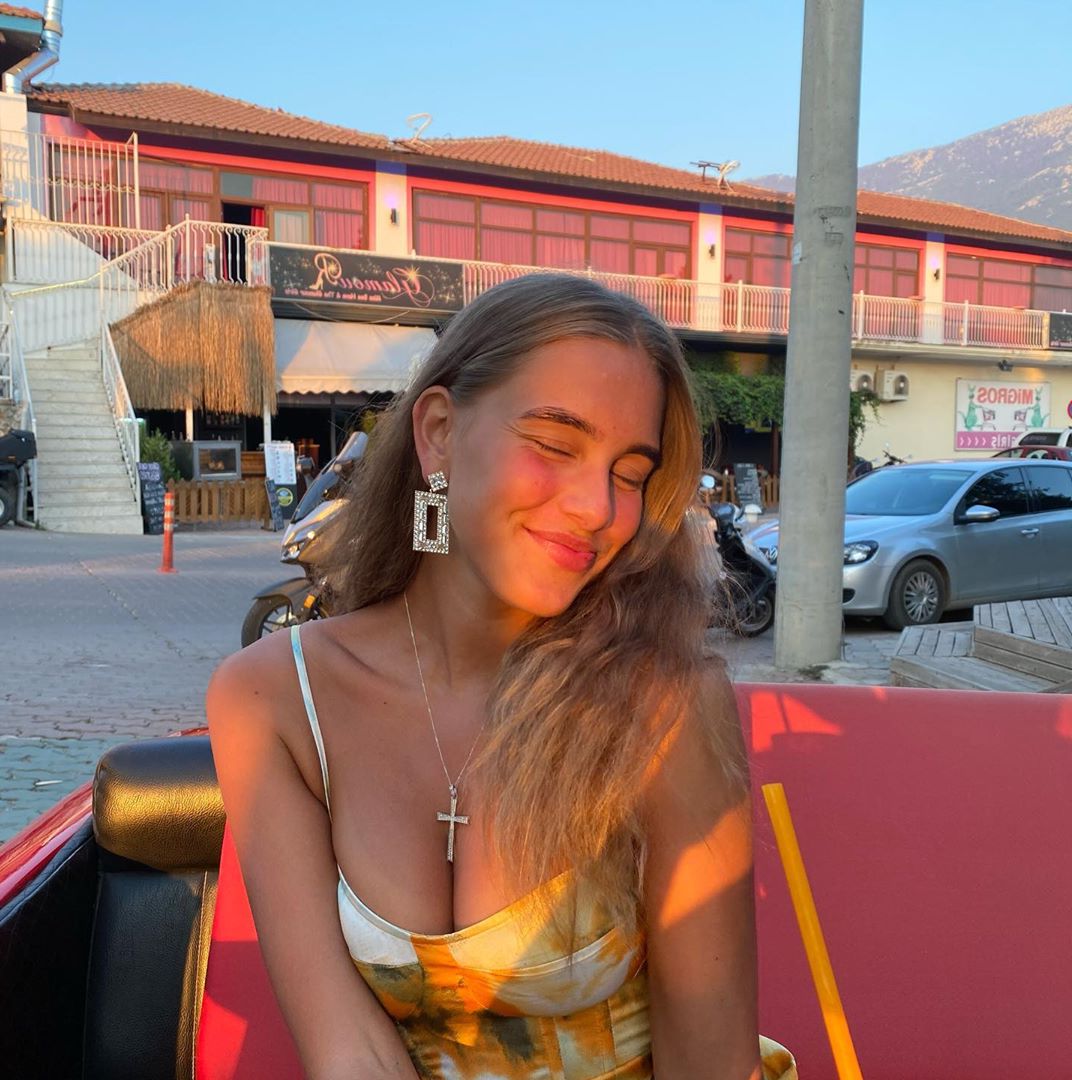 Uploaded photo by Louisepigen